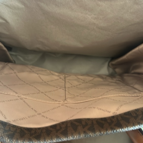 Michael Kors Tote - Picture 6 of 7